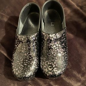 Lightly used pair of Danskos